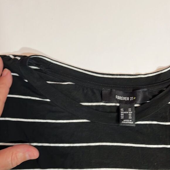 Forever 21 T-Shirt - Picture 6 of 12